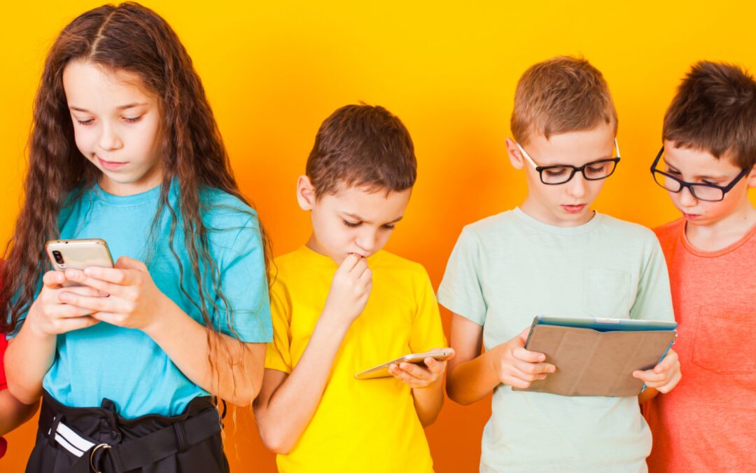 Bambini sui social: Usa ed Europa si attivano per lo sviluppo di nuove norme