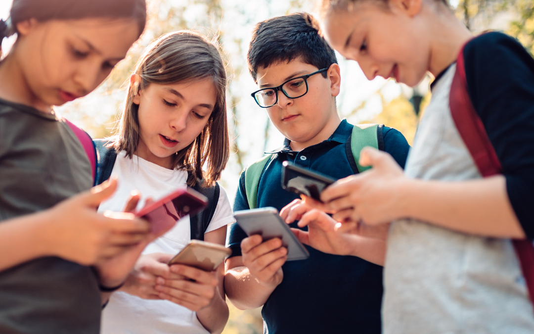 Bambini, internet e telefonini: scendono in campo i “custodi digitali”